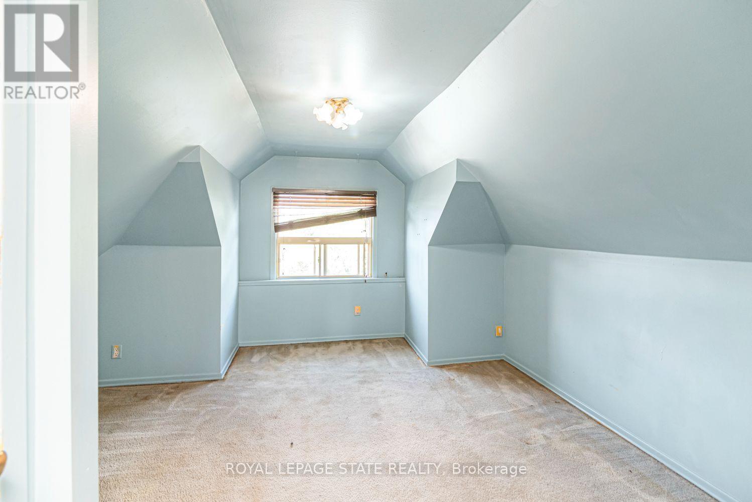 75 Kensington Avenue N Property Photo 31