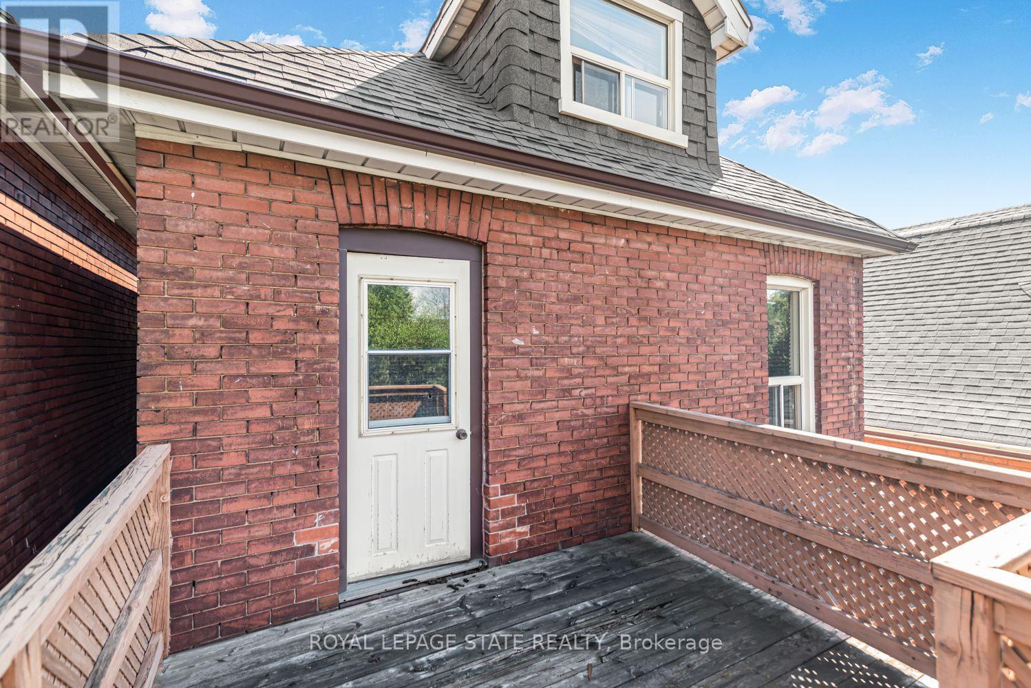 75 Kensington Avenue N Property Photo 34