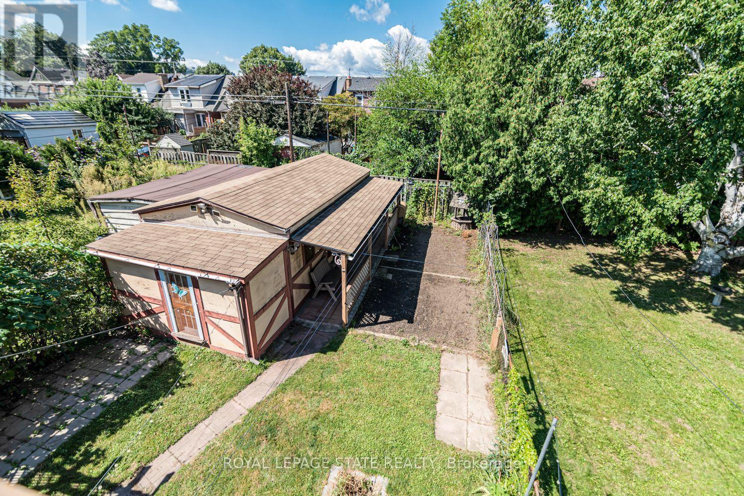 75 Kensington Avenue N Property Photo 50