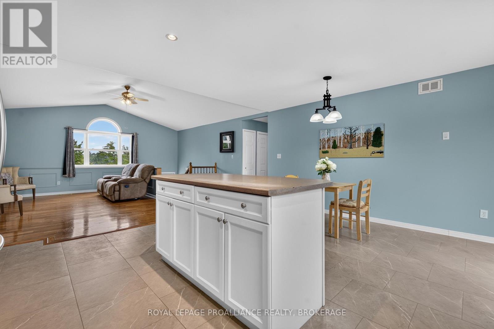 1023 Browns Road Property Photo 12