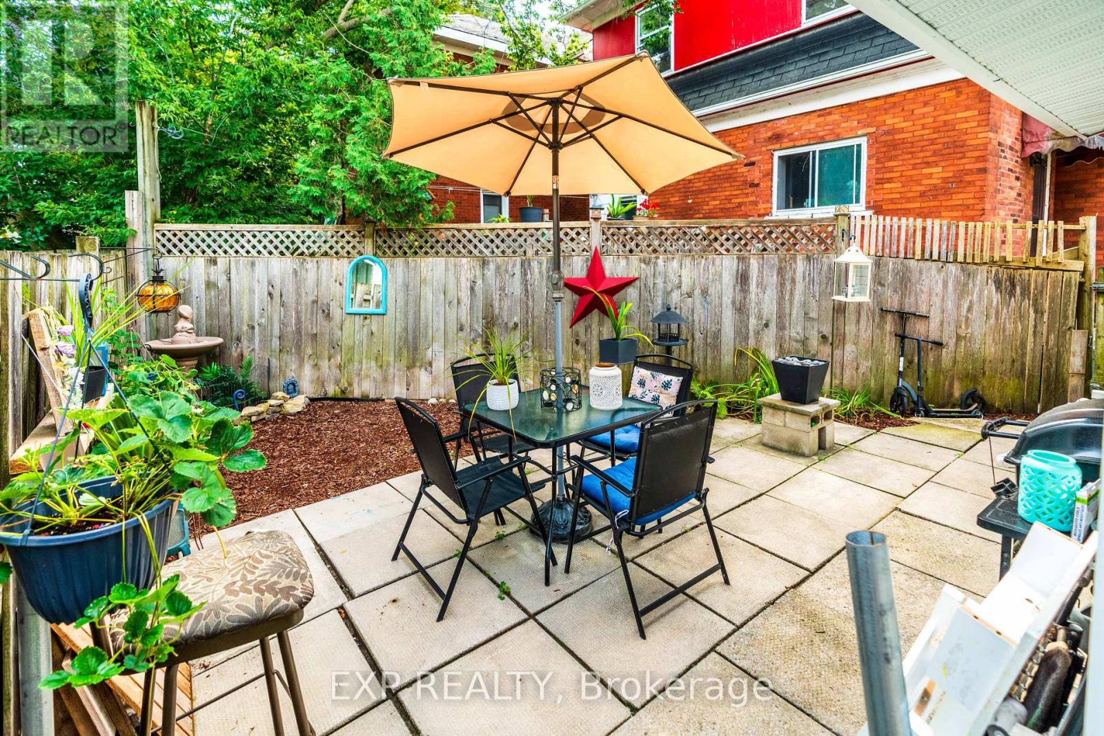 119 Beckwith Street N Property Photo 2