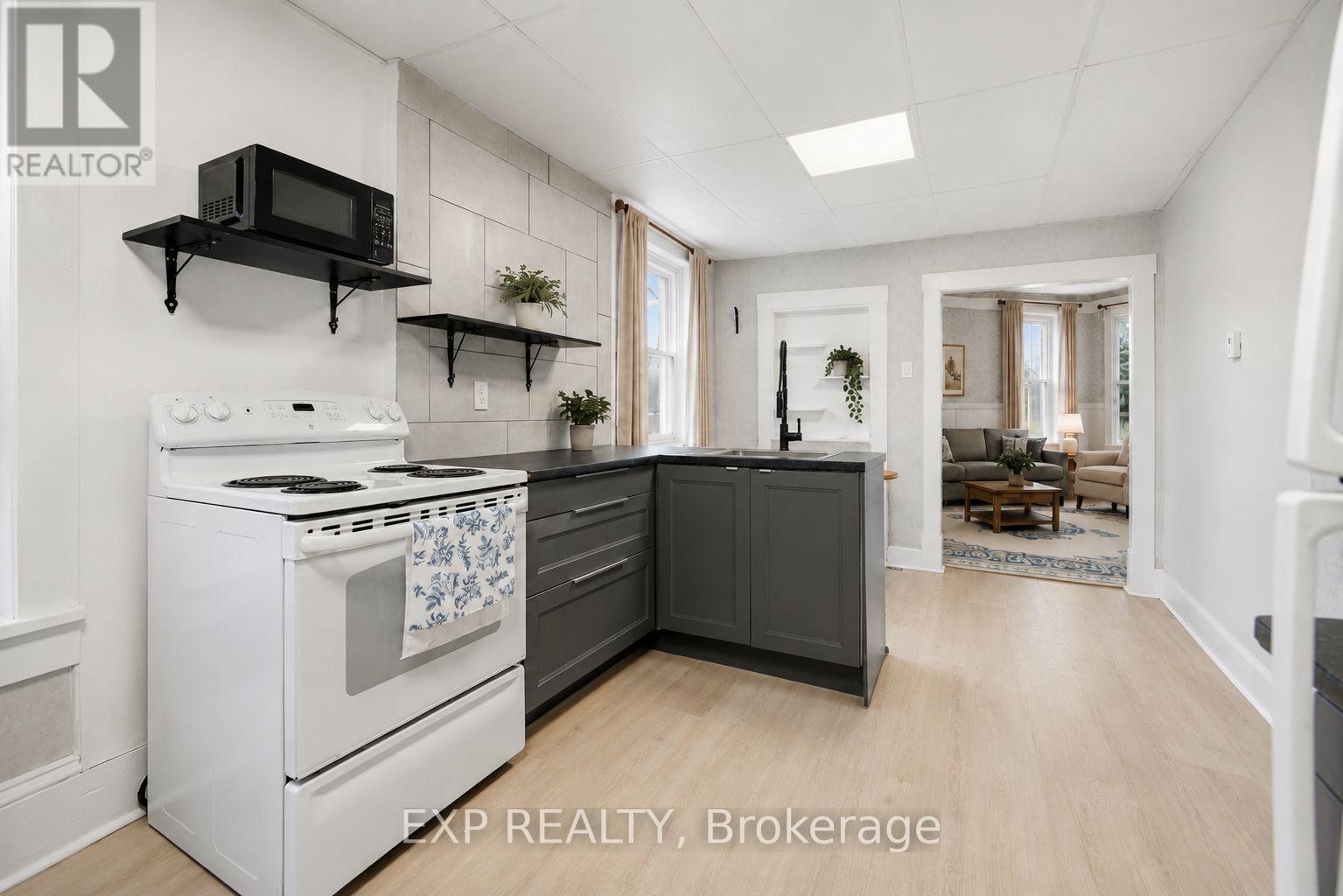 119 Beckwith Street N Property Photo 15