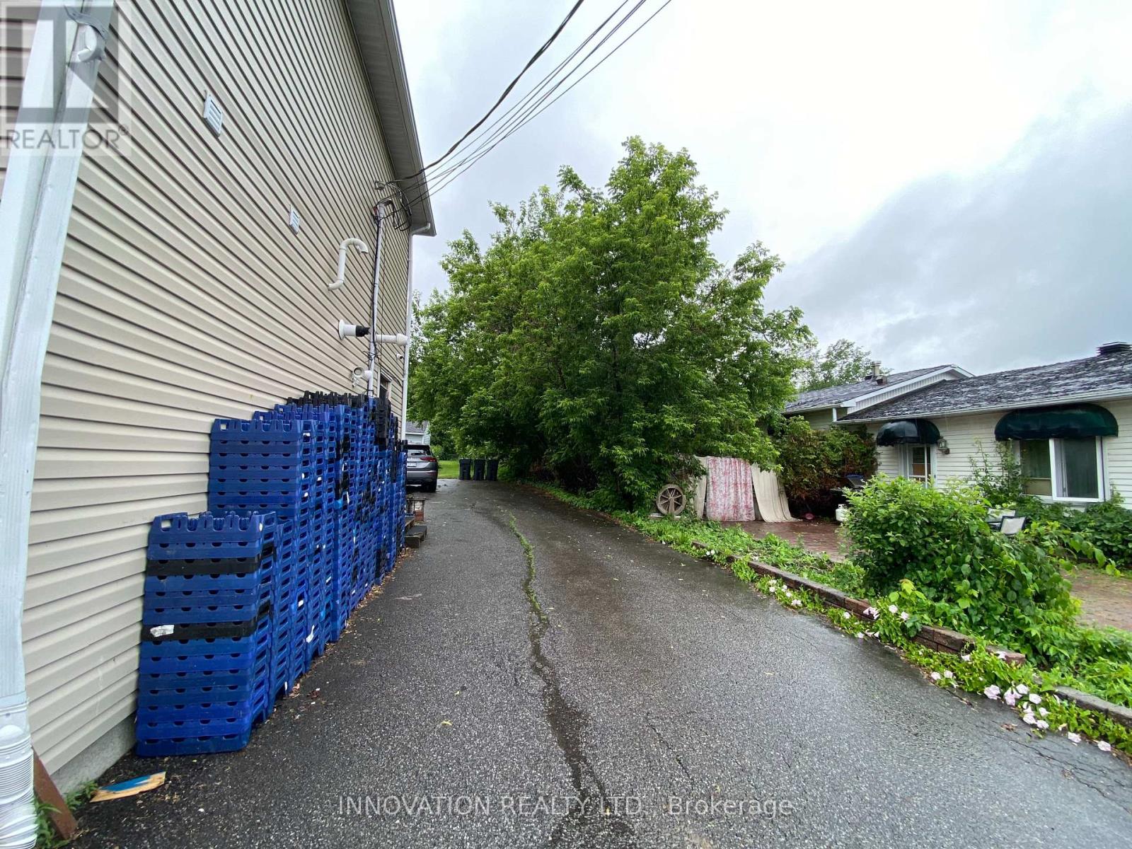 1592 Landry Street Property Photo 6