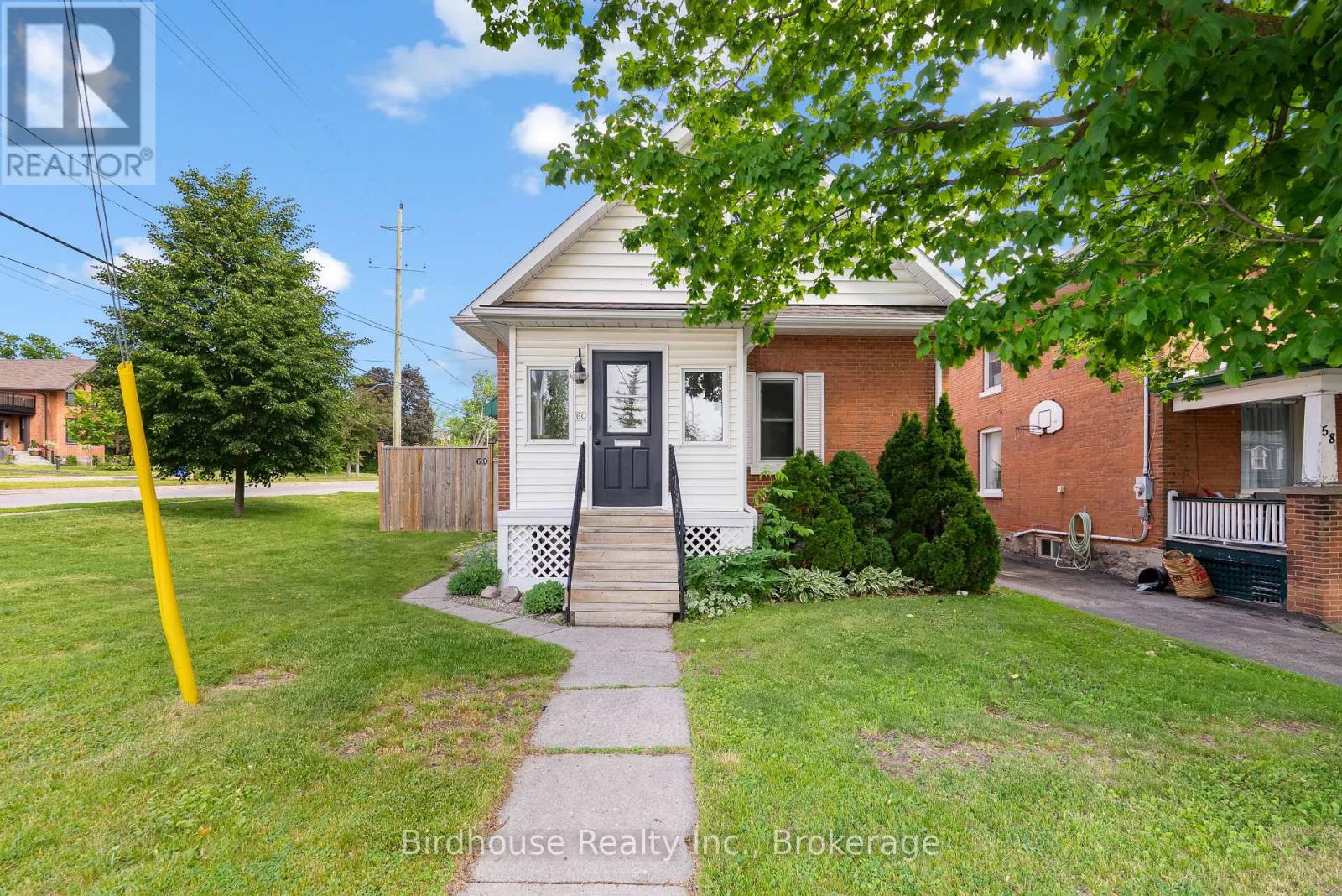 60 Wellington Street Property Photo 2