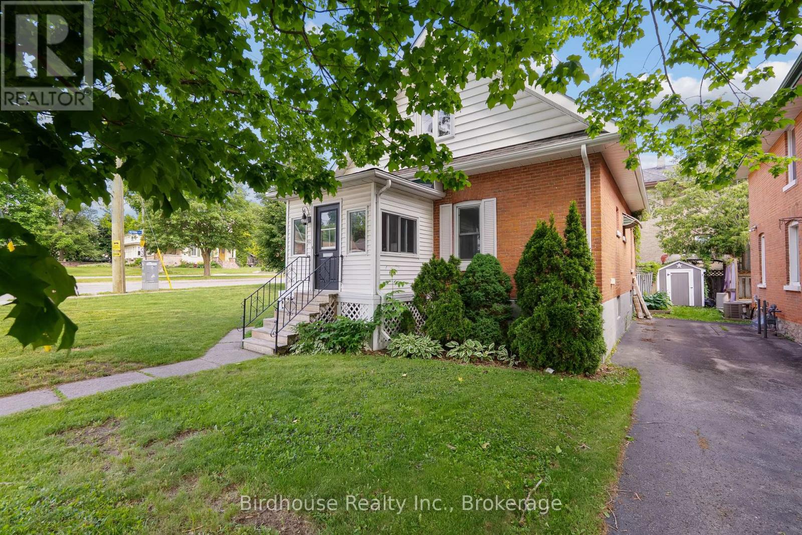 60 Wellington Street Property Photo 3