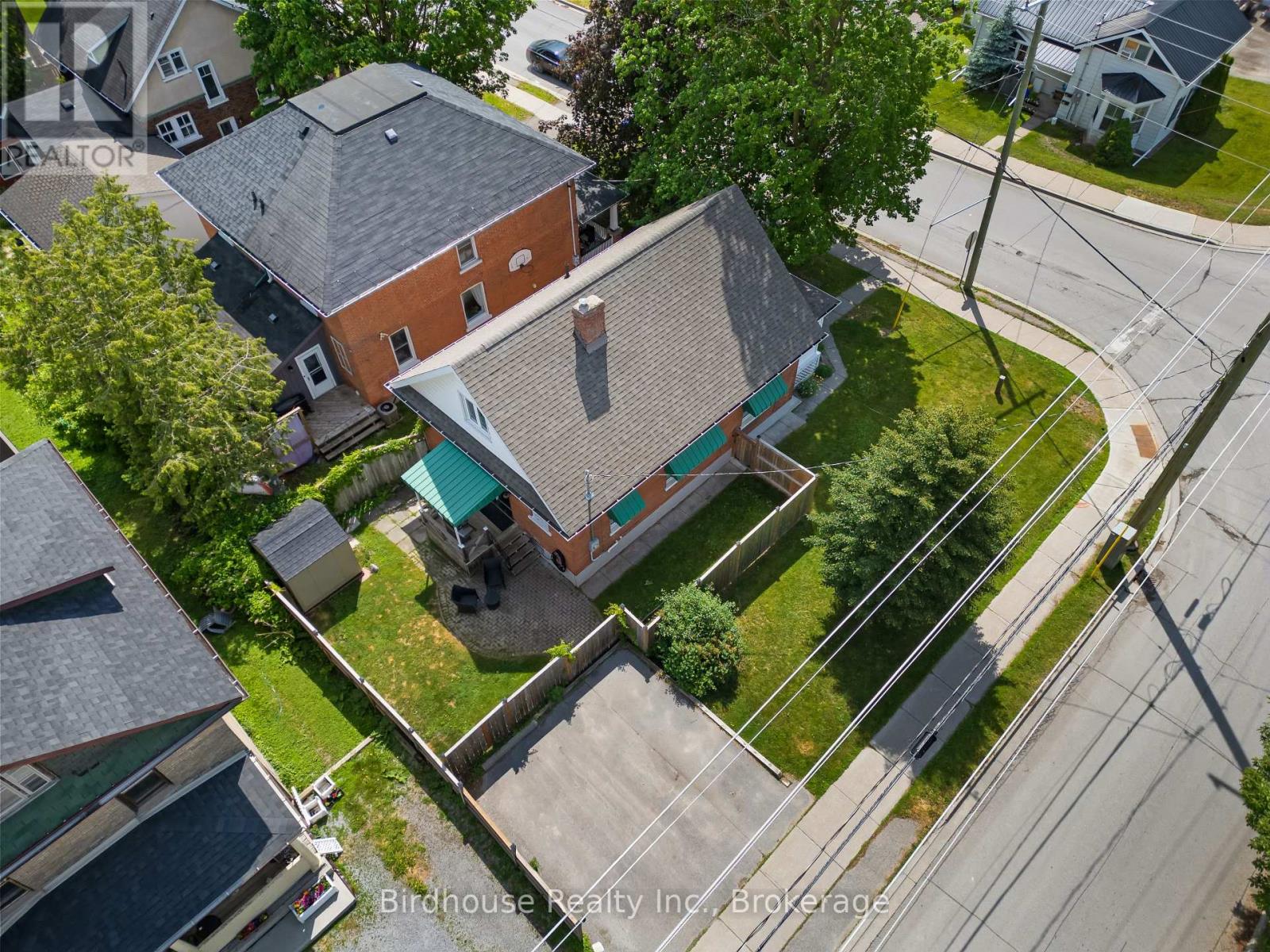 60 Wellington Street Property Photo 4