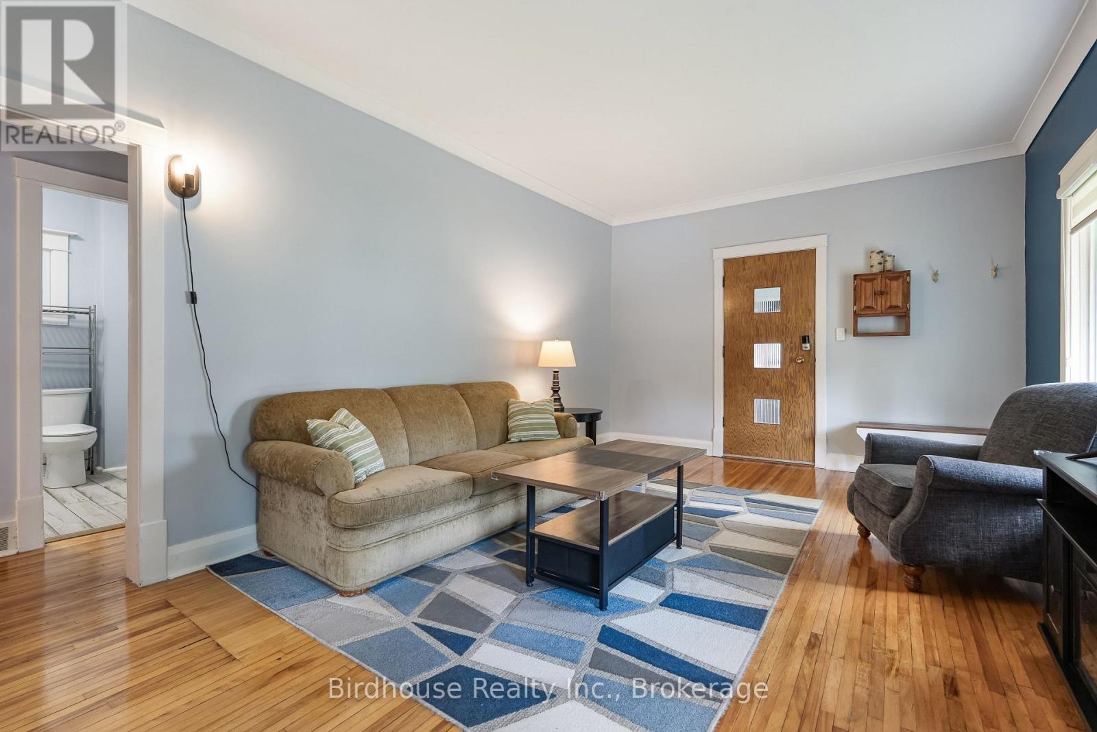 60 Wellington Street Property Photo 8