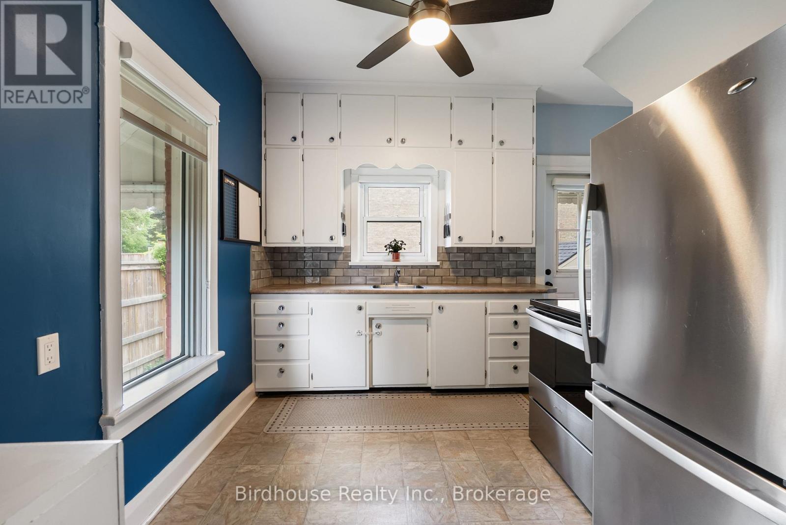 60 Wellington Street Property Photo 10