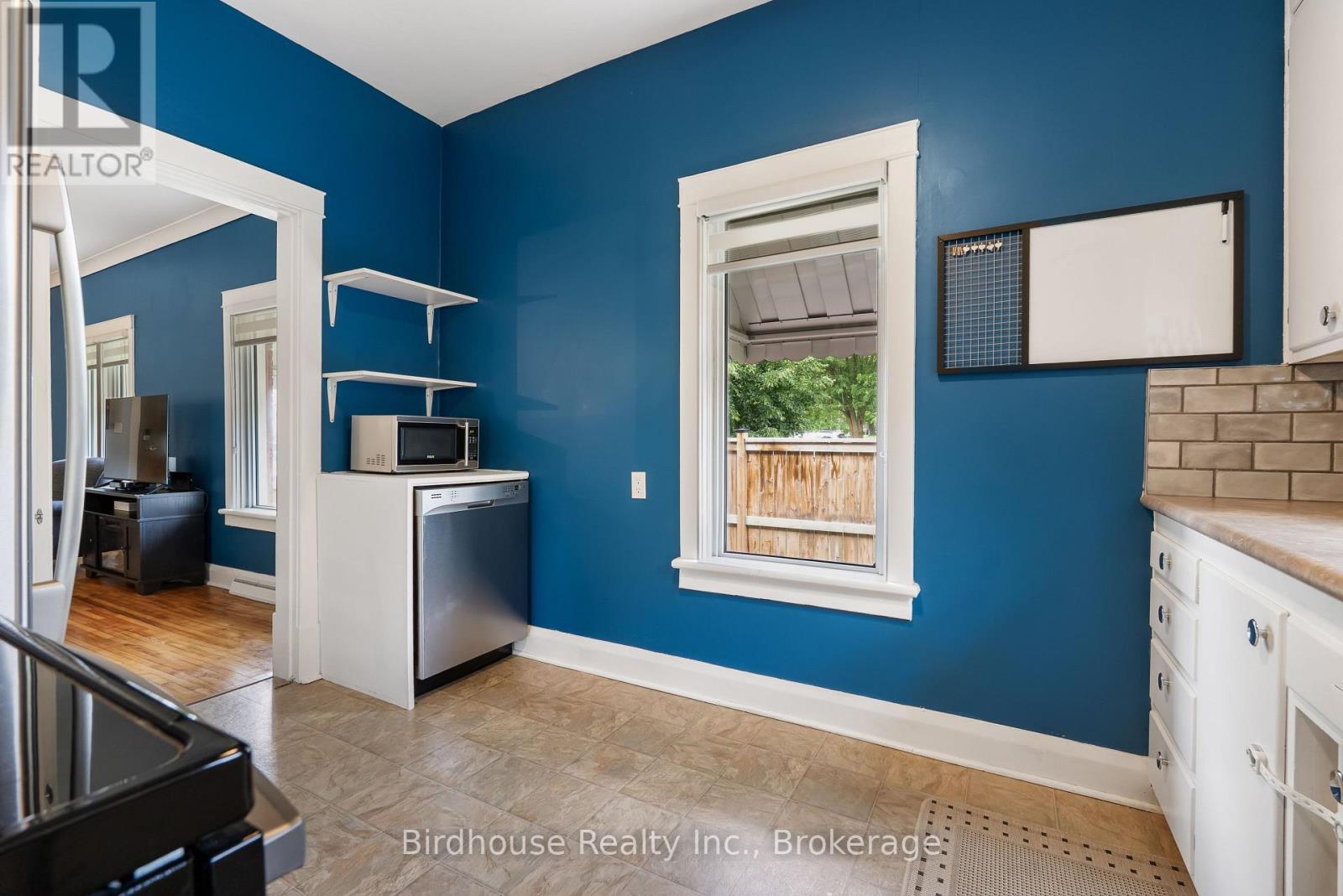 60 Wellington Street Property Photo 12
