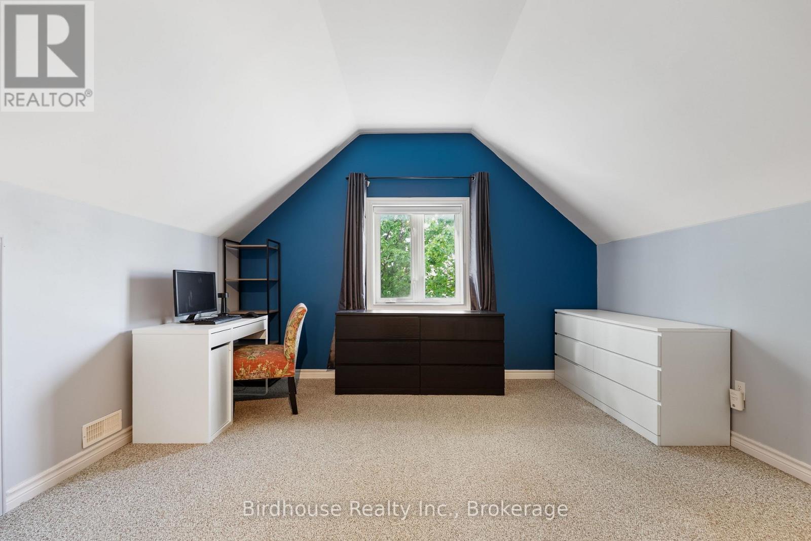 60 Wellington Street Property Photo 23