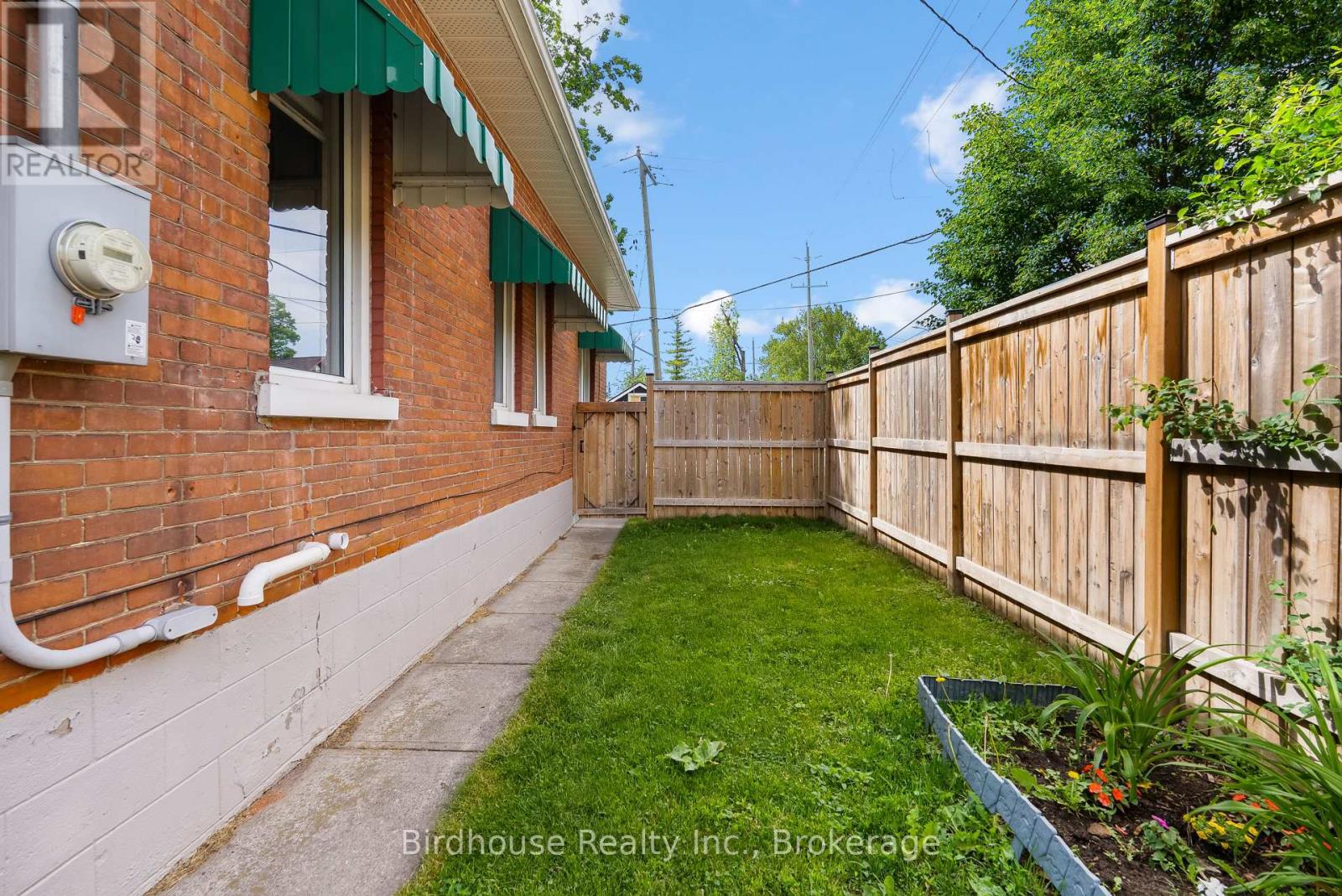 60 Wellington Street Property Photo 27