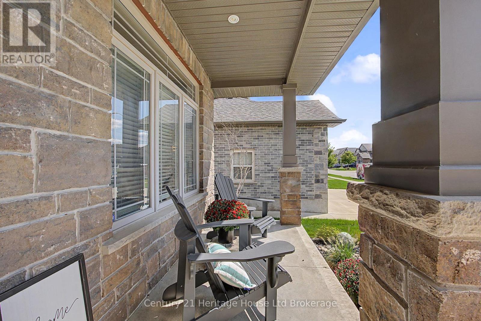 91 Boyd Boulevard Property Photo 4