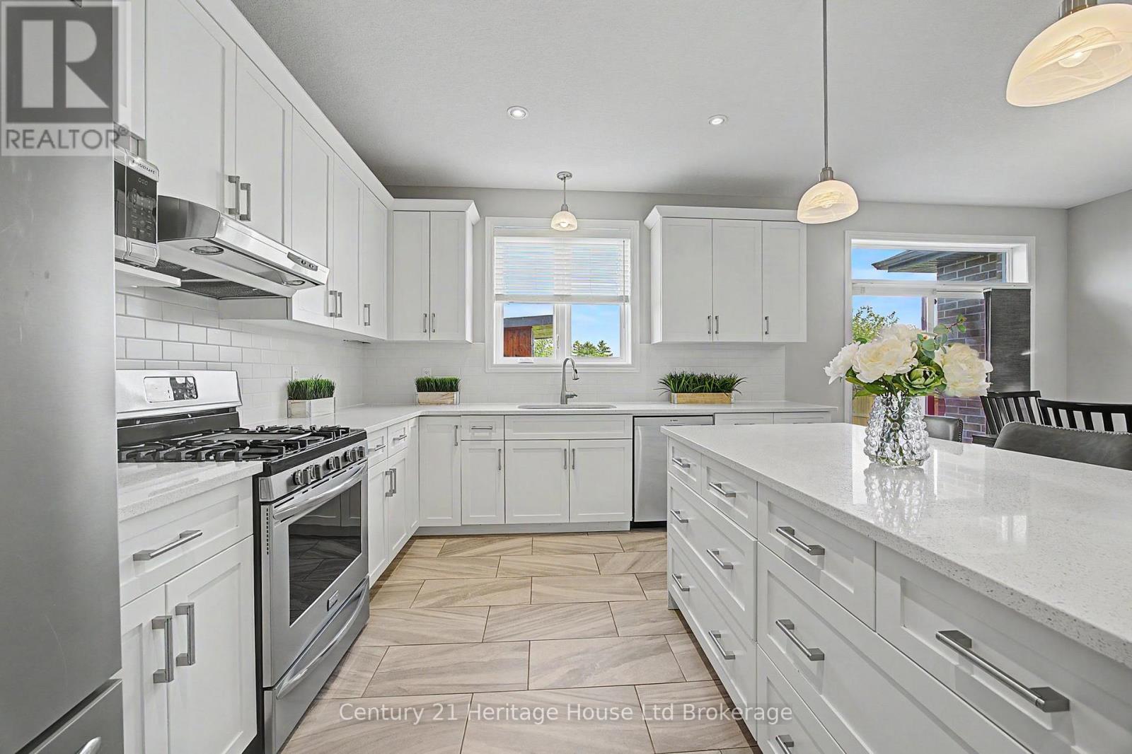 91 Boyd Boulevard Property Photo 14