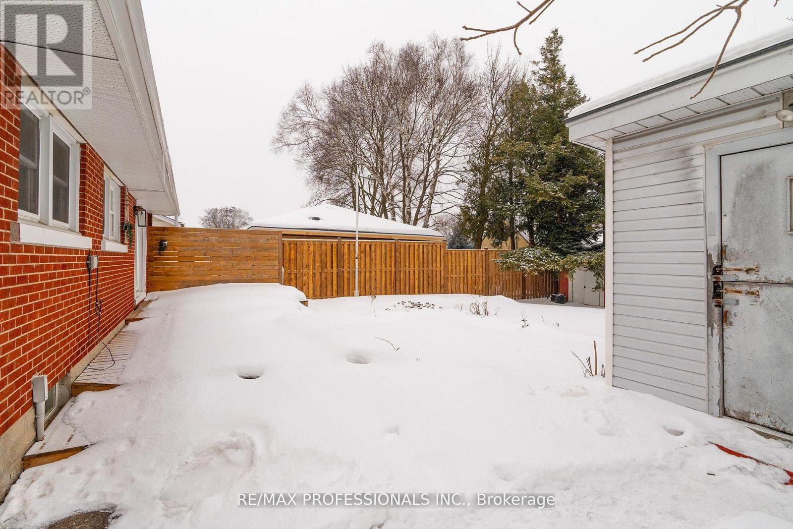 Lower - 139 Byron Avenue Property Photo 17