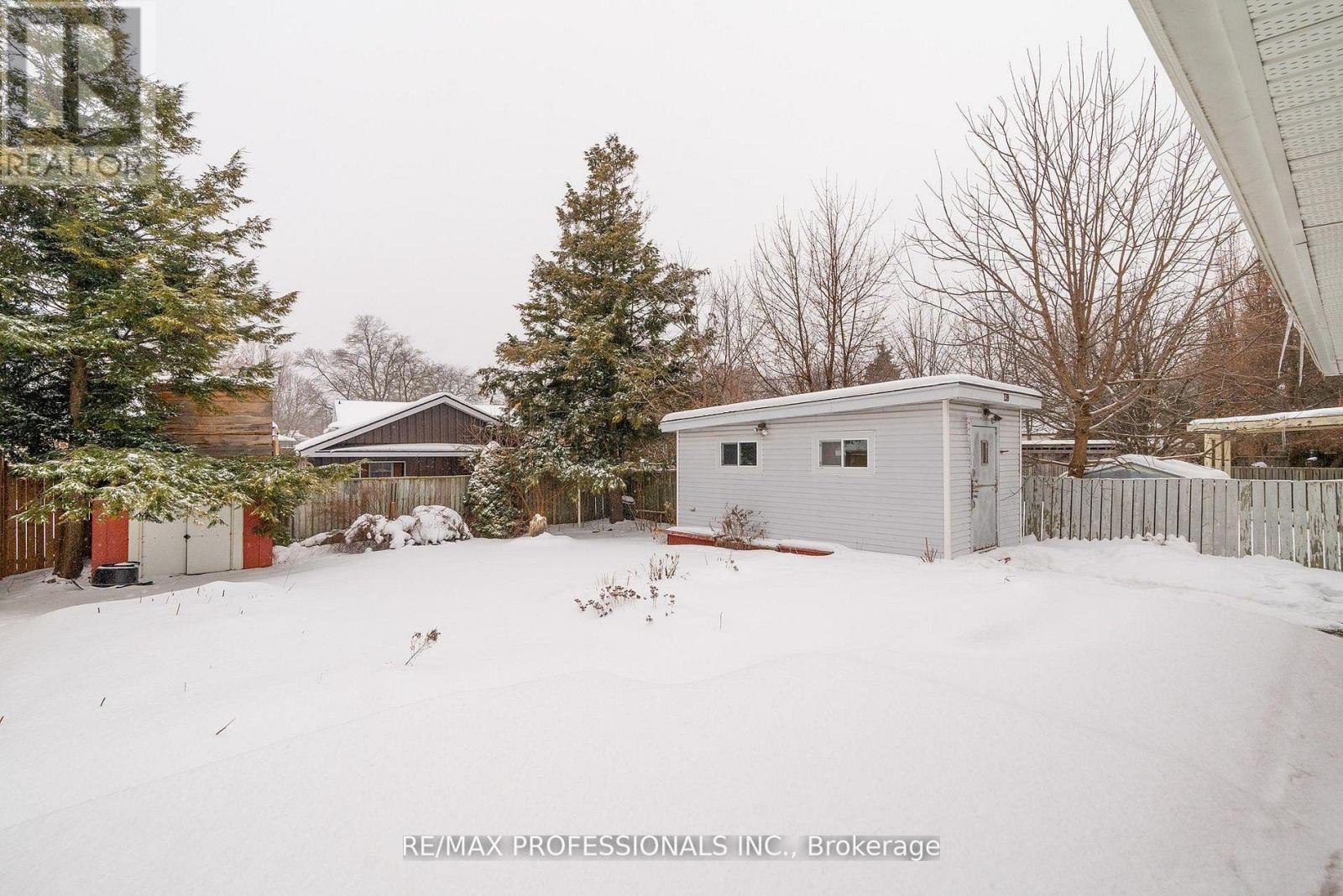 Lower - 139 Byron Avenue Property Photo 18