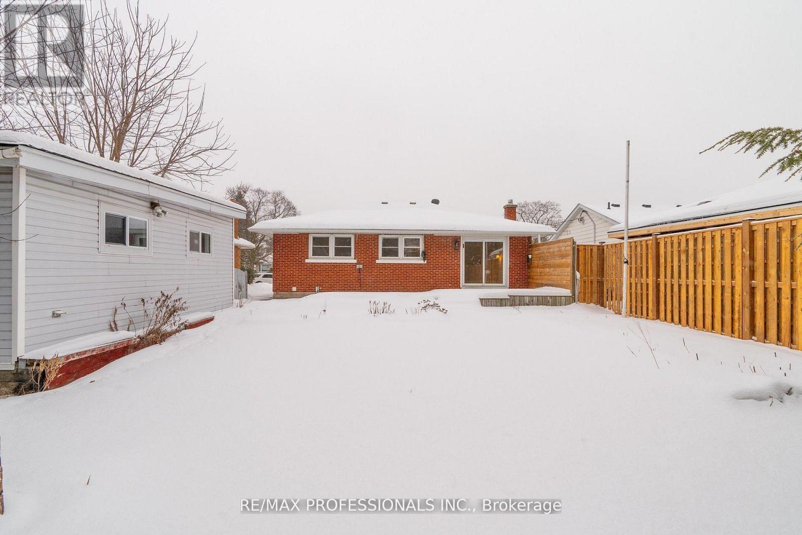 Lower - 139 Byron Avenue Property Photo 21