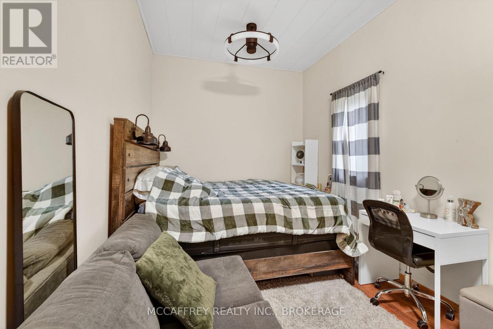 14 Glastonbury Road Property Photo 15