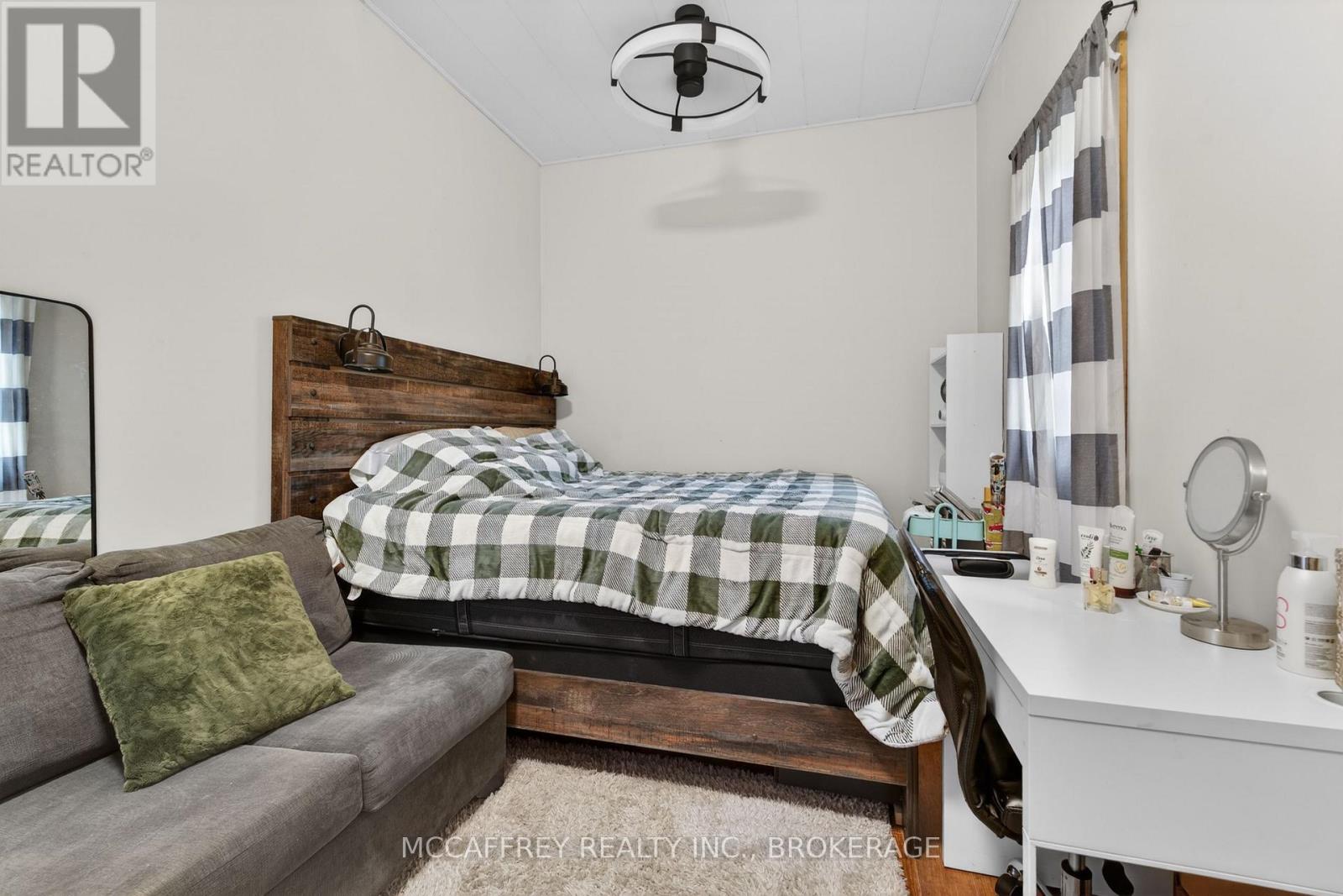 14 Glastonbury Road Property Photo 16