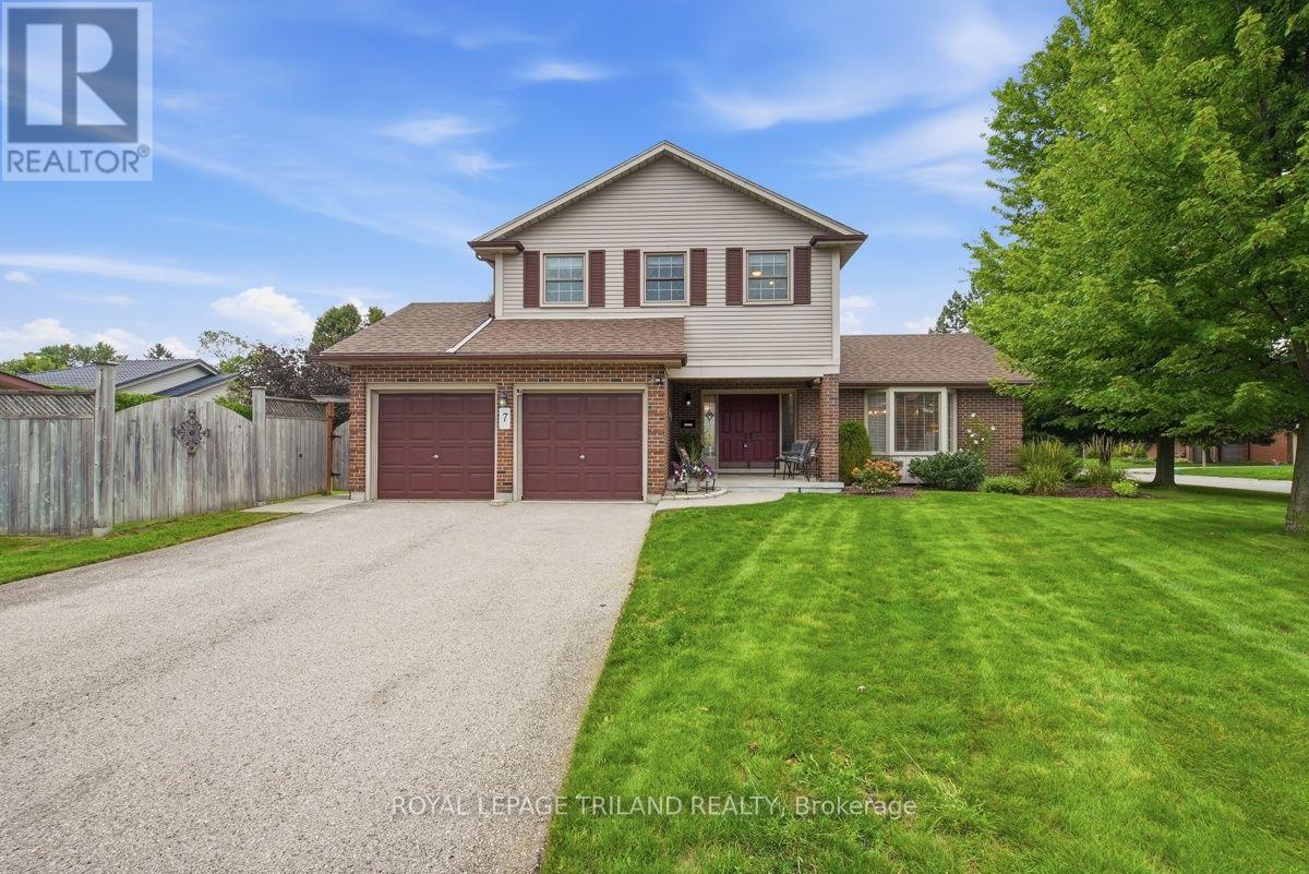 7 GLENVIEW CRESCENT Property Photo 1