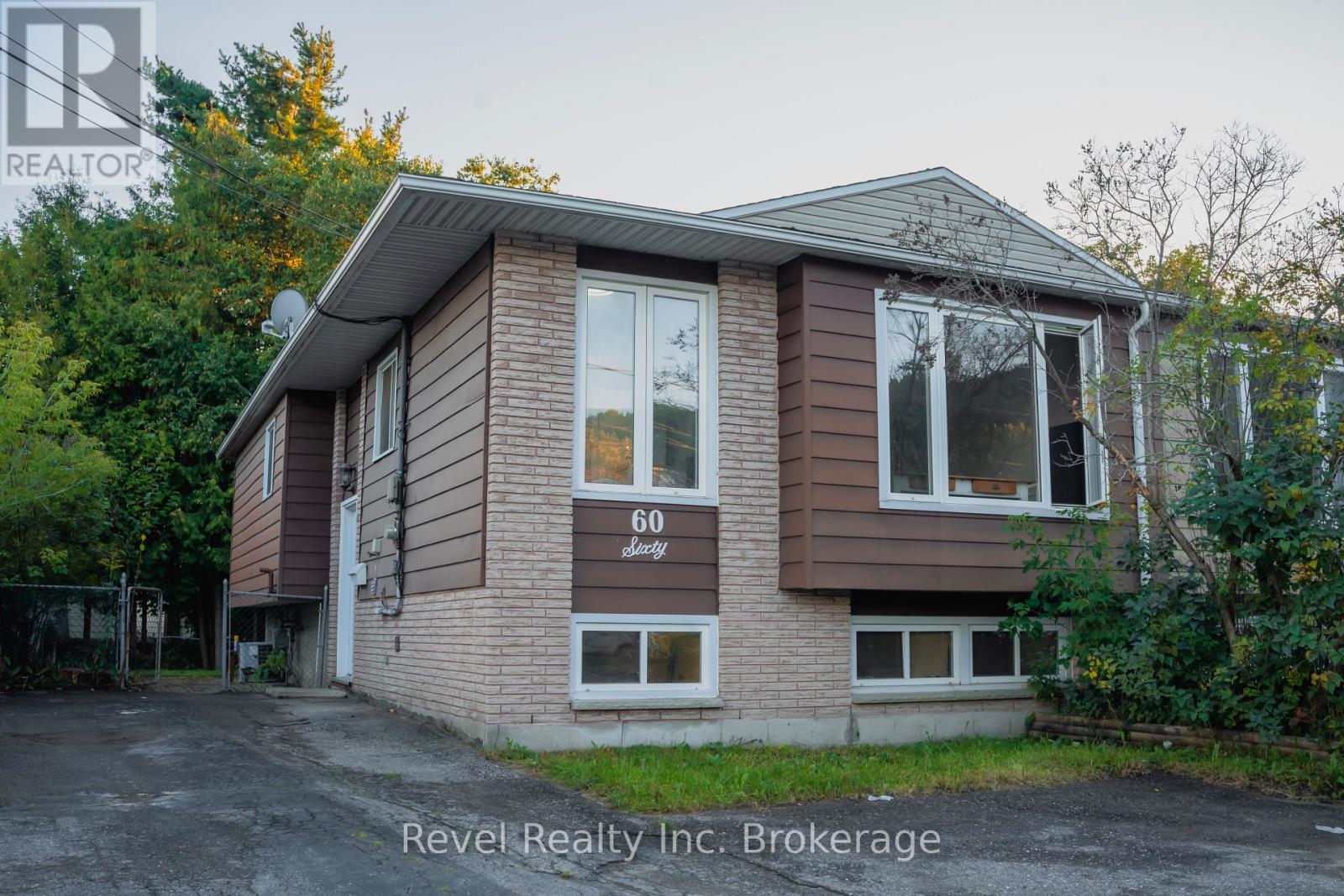 60 Sherryl Crescent Property Photo 1