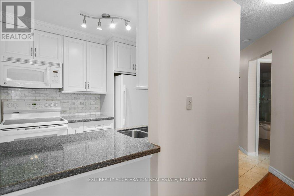 103 - 11 Centre Street S Property Photo 10
