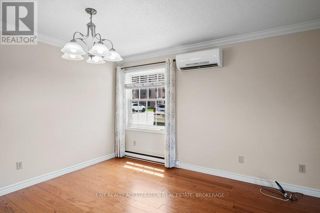 103 - 11 Centre Street S Property Photo 12
