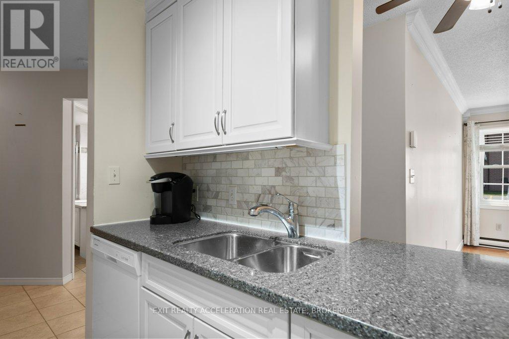 103 - 11 Centre Street S Property Photo 21