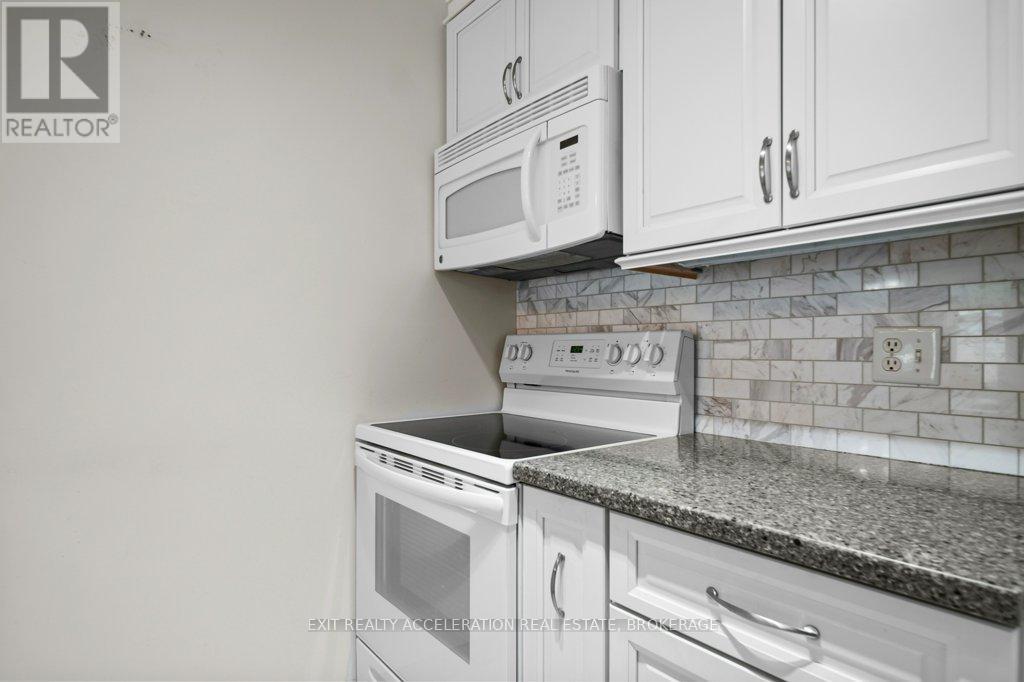 103 - 11 Centre Street S Property Photo 22