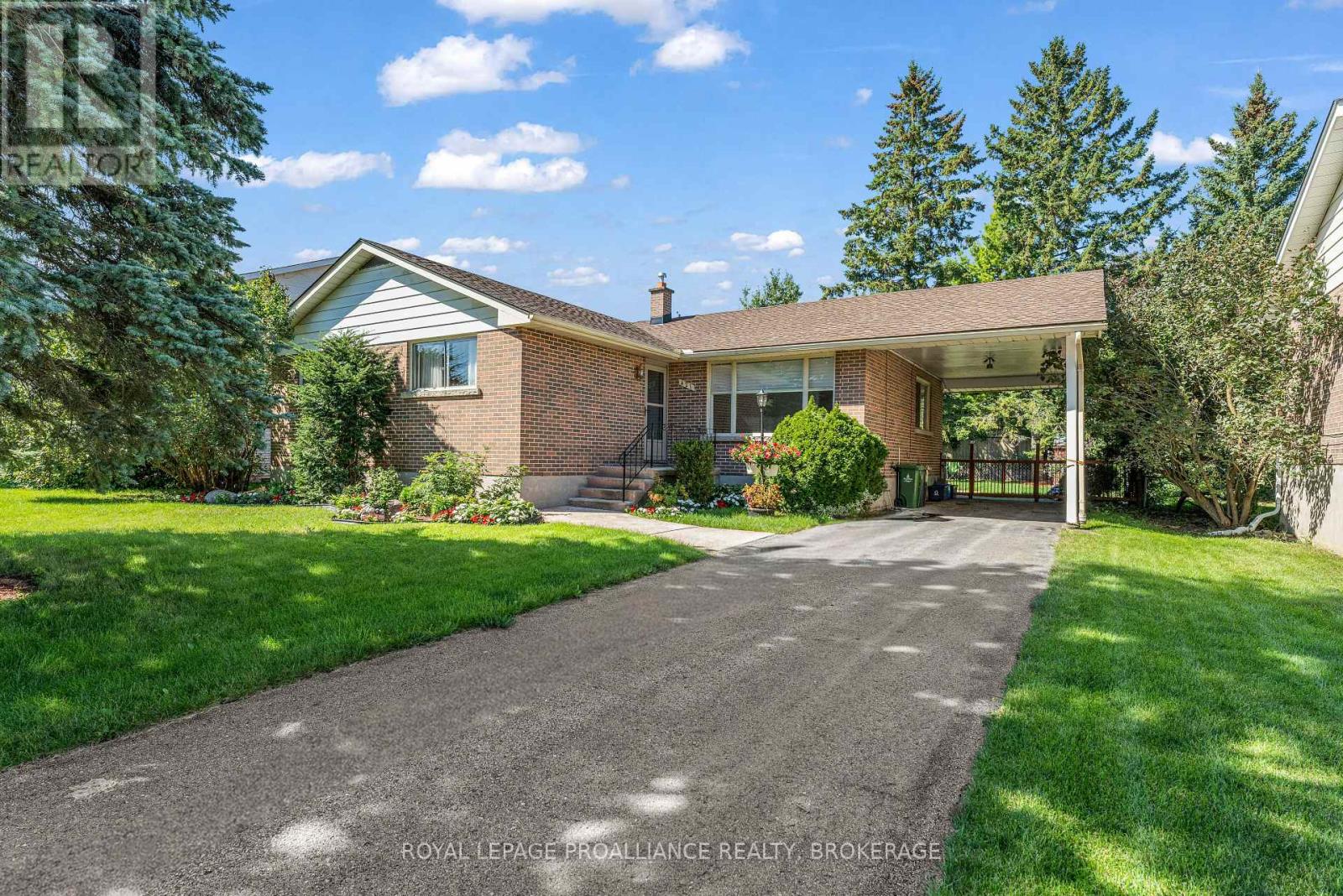 421 WINDWARD PLACE