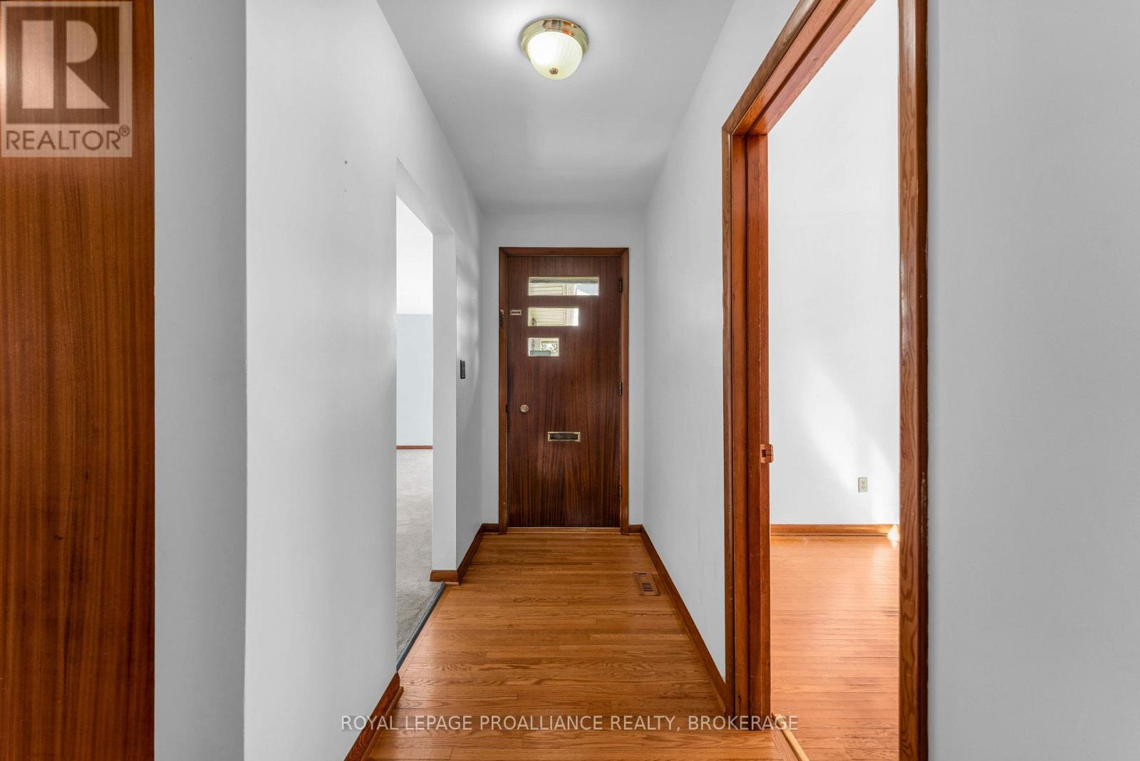 421 Windward Place Property Photo 5