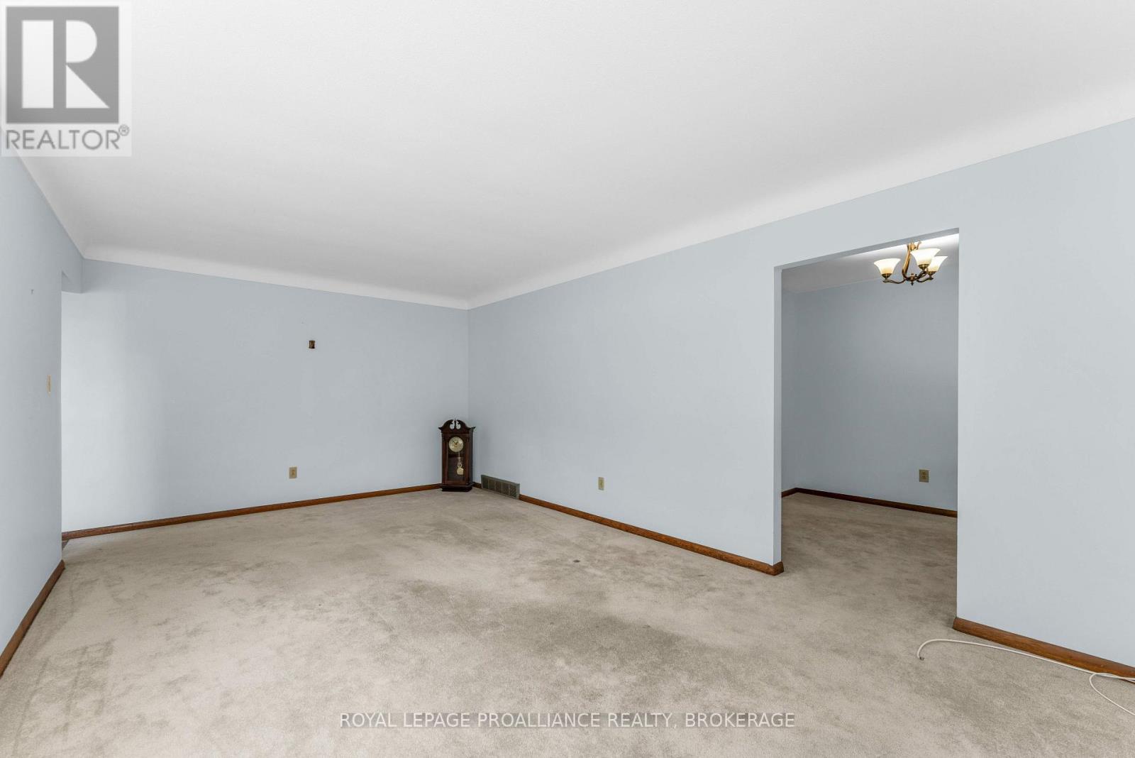 421 Windward Place Property Photo 9