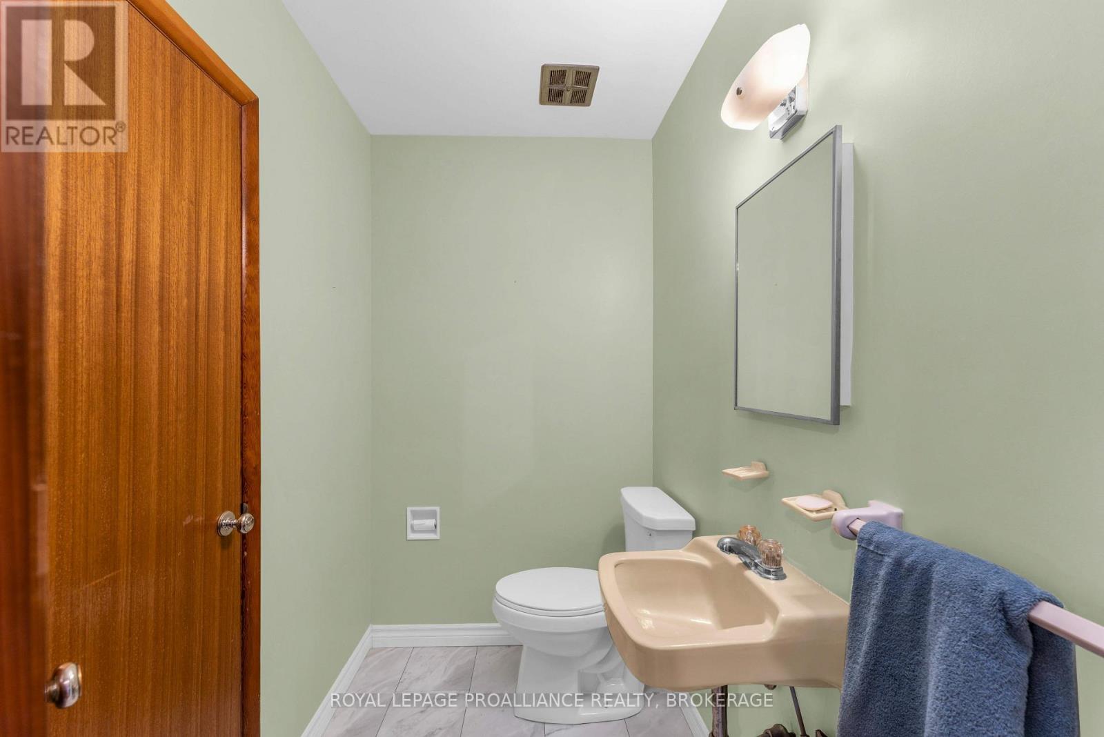 421 Windward Place Property Photo 22