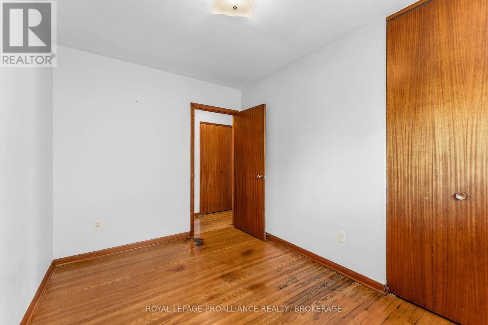 421 Windward Place Property Photo 24
