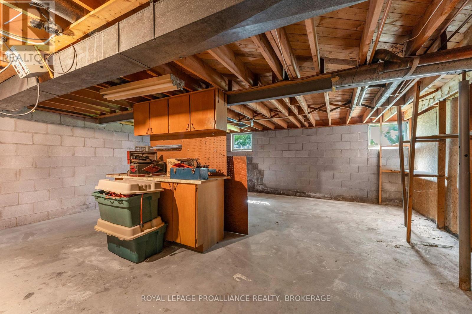 421 Windward Place Property Photo 29