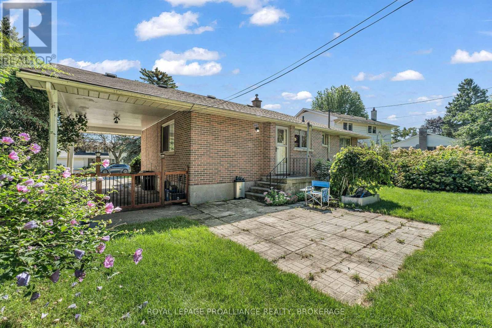 421 Windward Place Property Photo 35