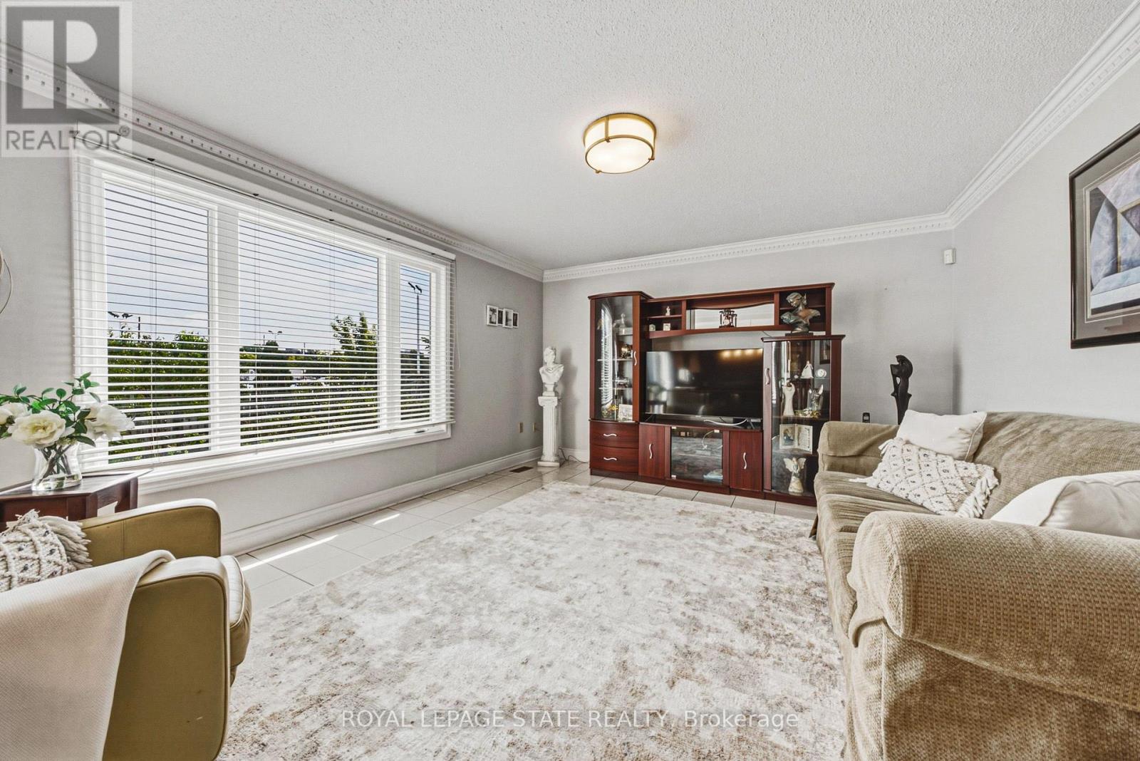 90 Fairington Crescent Property Photo 11