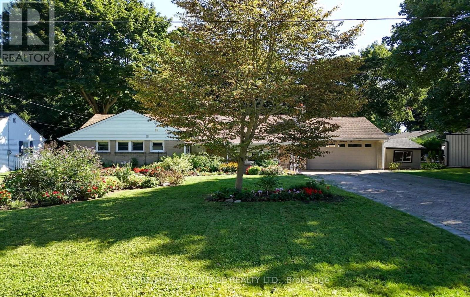 471 West Mile Road Property Photo 2