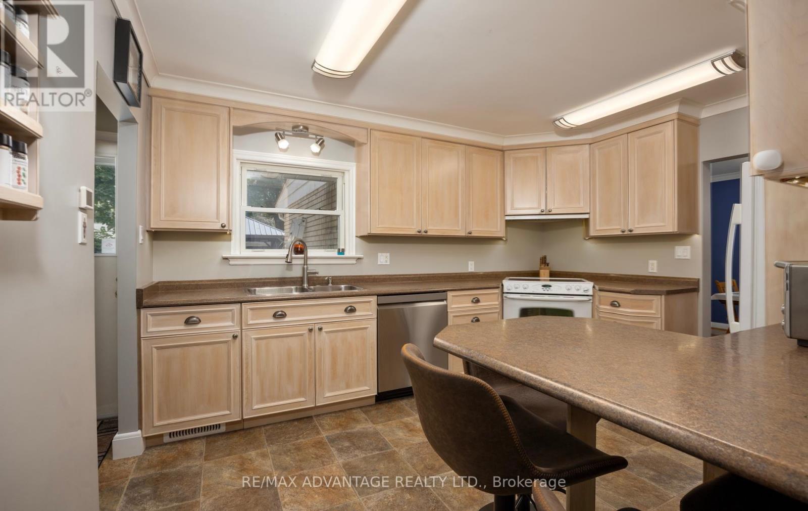 471 West Mile Road Property Photo 8