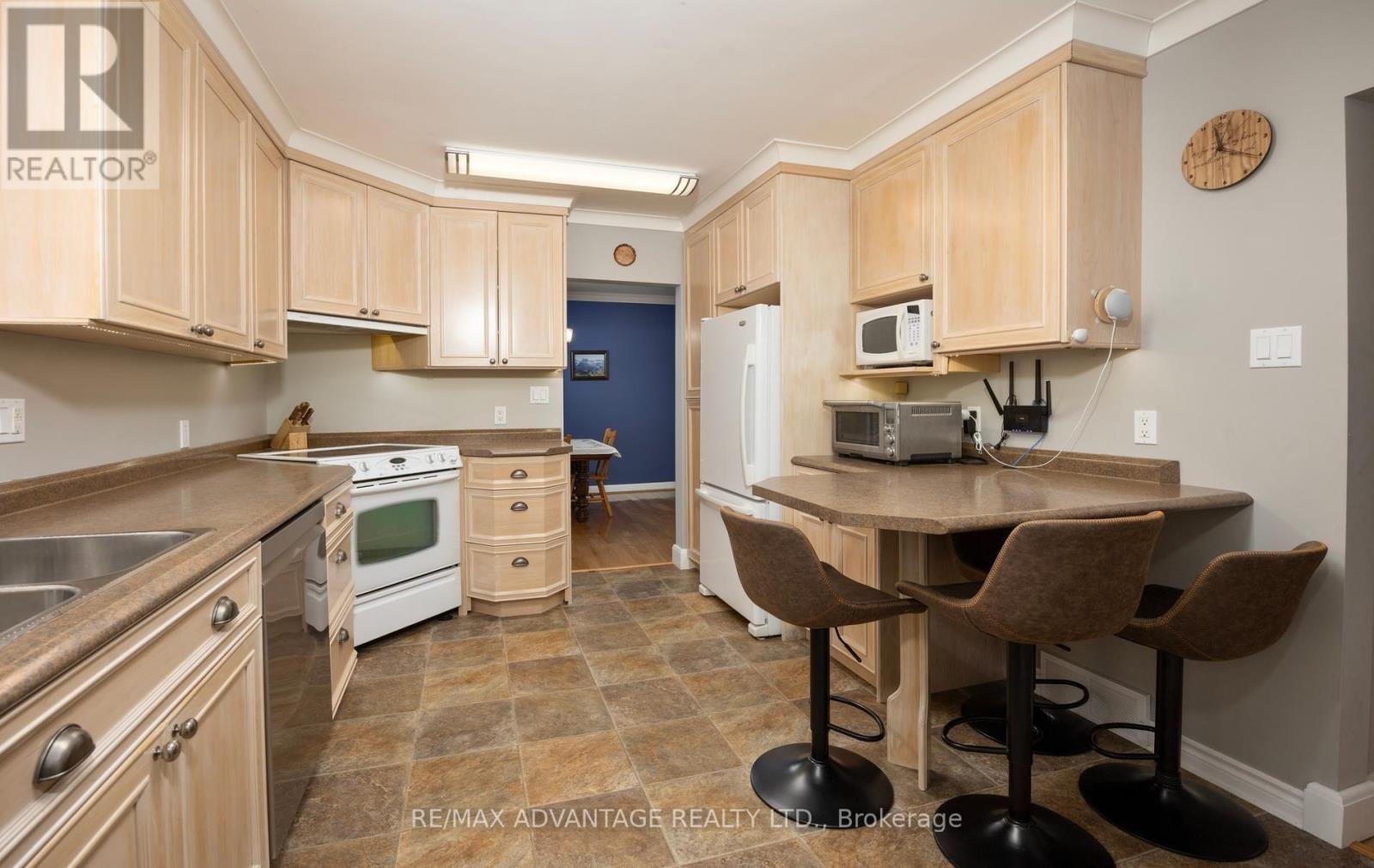 471 West Mile Road Property Photo 9