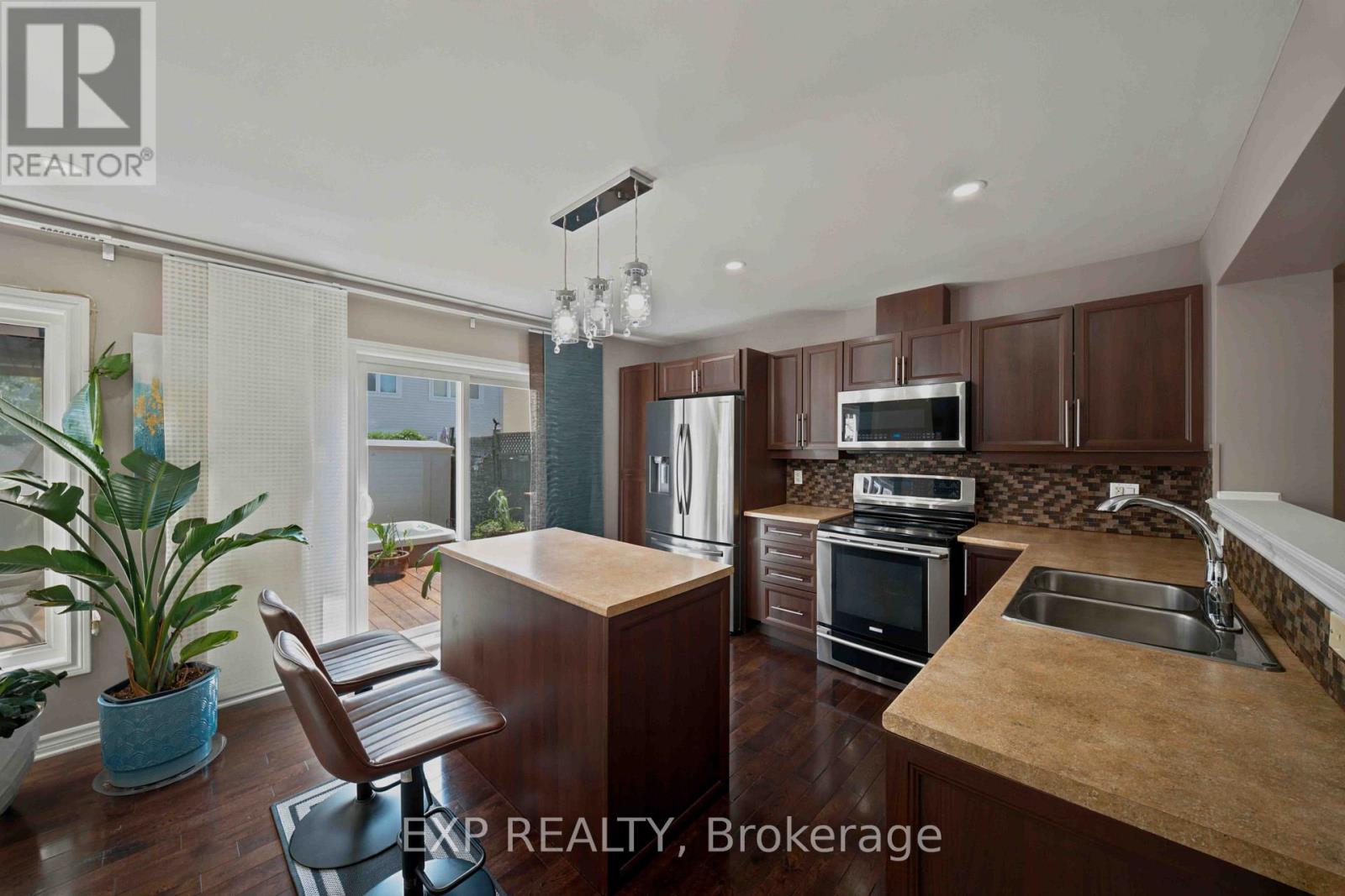 3108 Burritts Rapids Place Property Photo 5