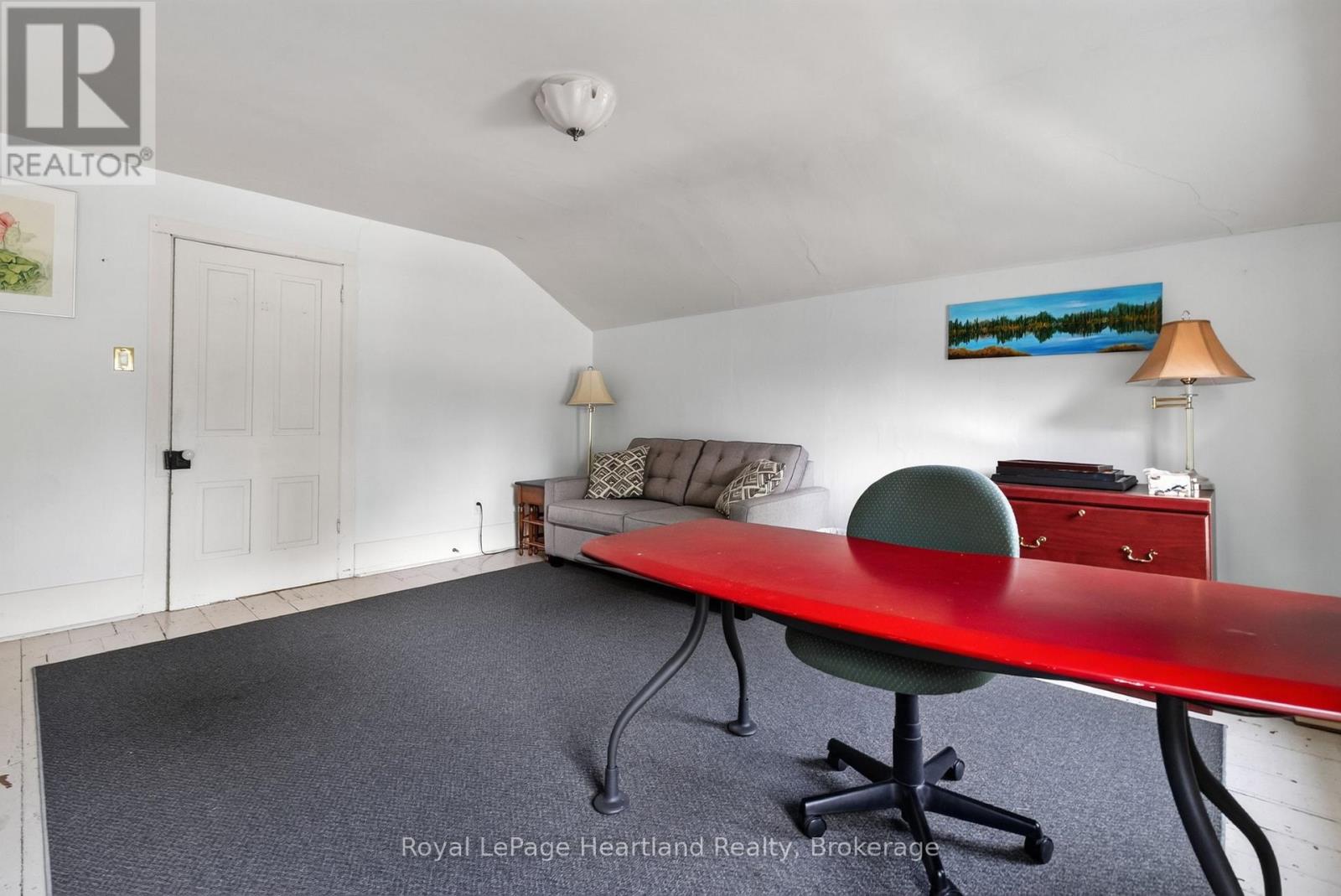 18 Nelson Street E Property Photo 28