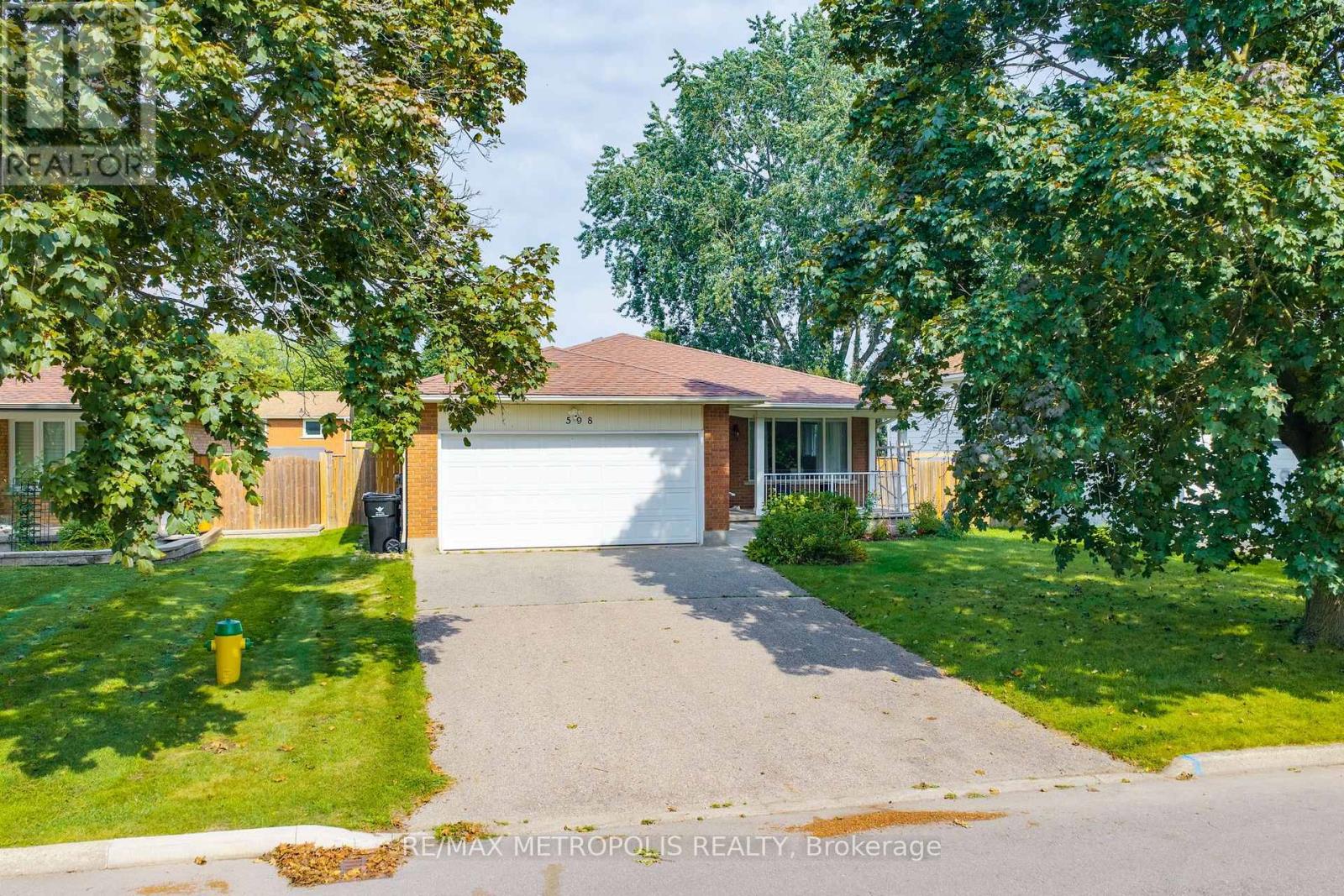 598 BLACK OAK CRESCENT