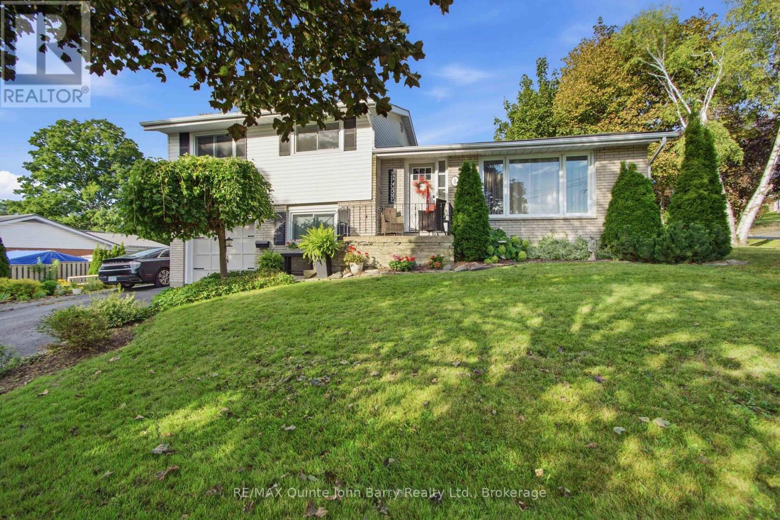 1 PARKSIDE DRIVE Property Photo 1