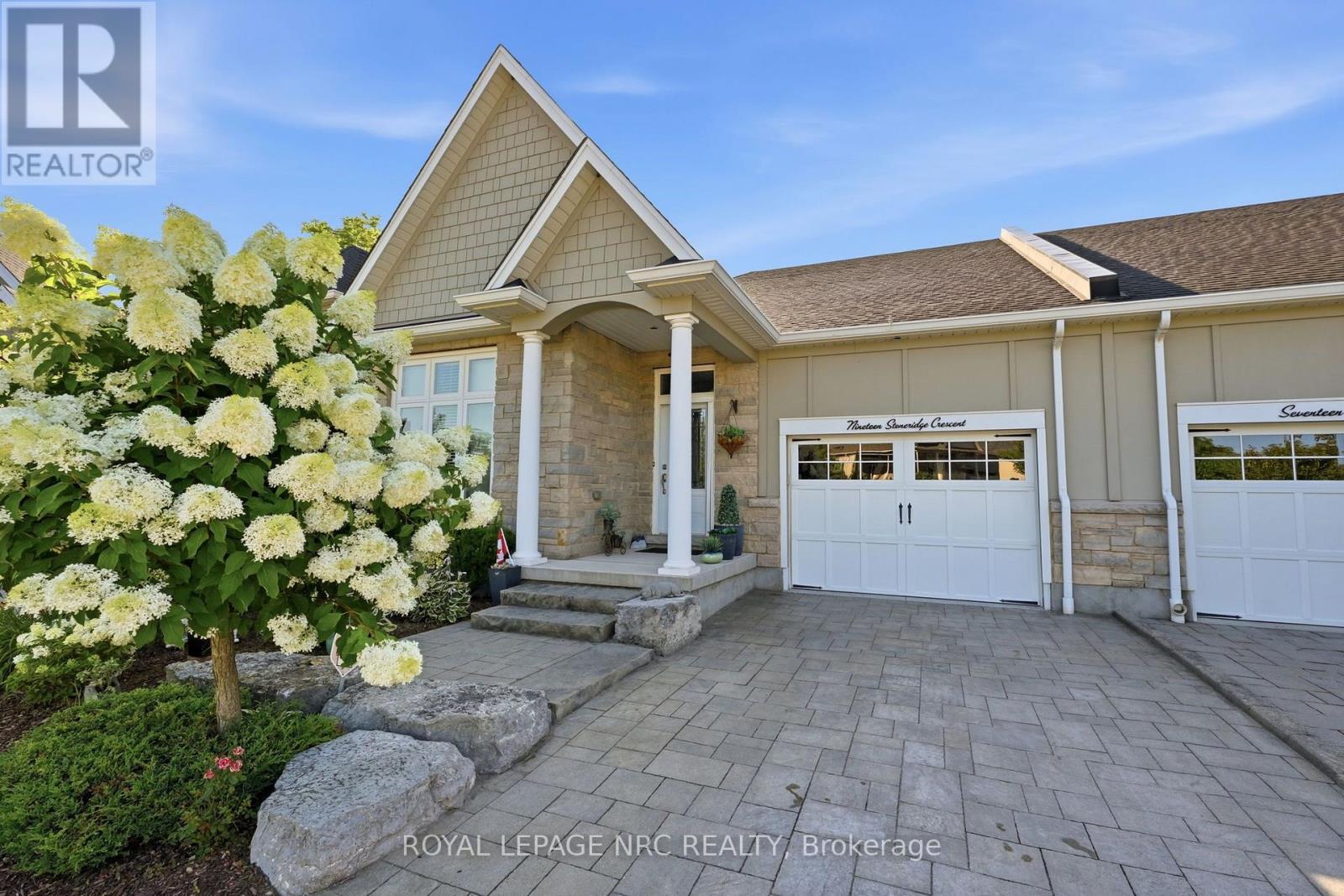 19 Stoneridge Crescent Property Photo 1