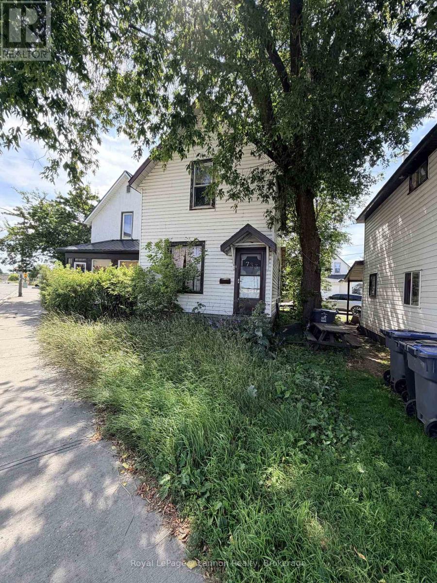733 Simpson Street Property Photo 1