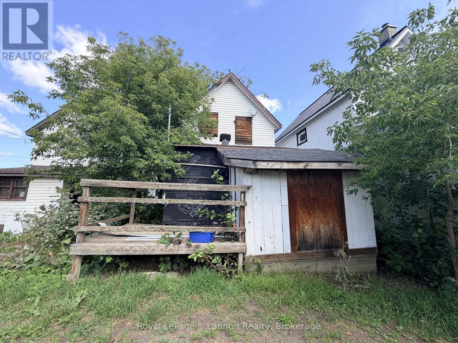 733 Simpson Street Property Photo 2