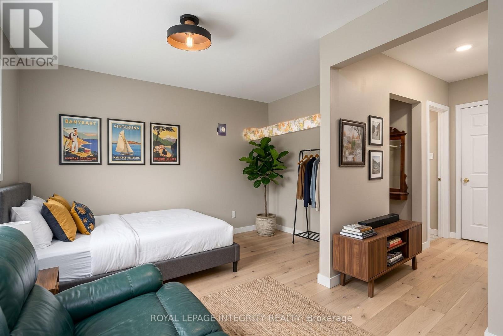 665 Bathurst Line E Property Photo 9