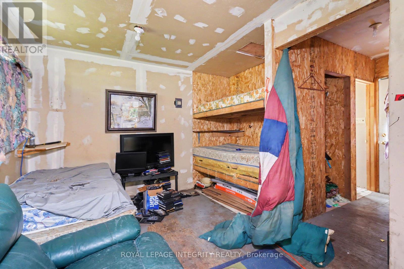 665 Bathurst Line E Property Photo 10