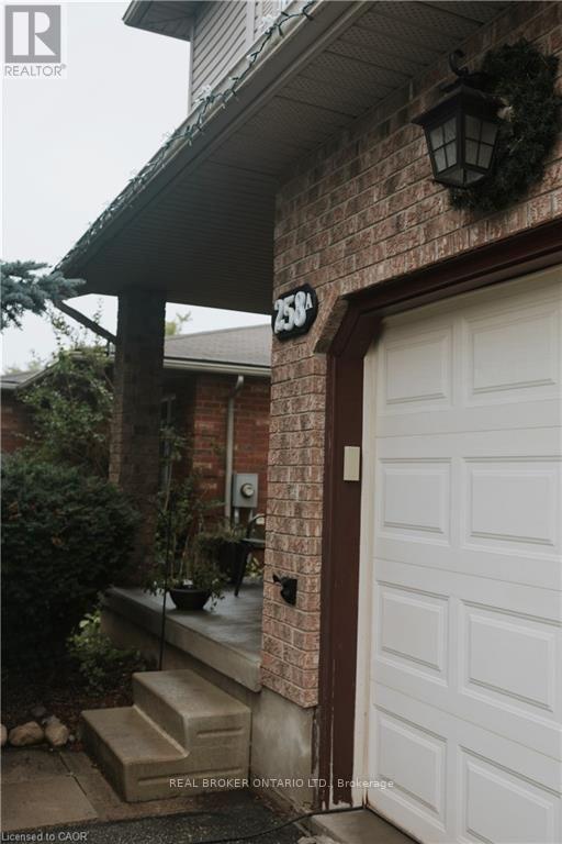 UNIT A - 258 INVERHURON CRESCENT
