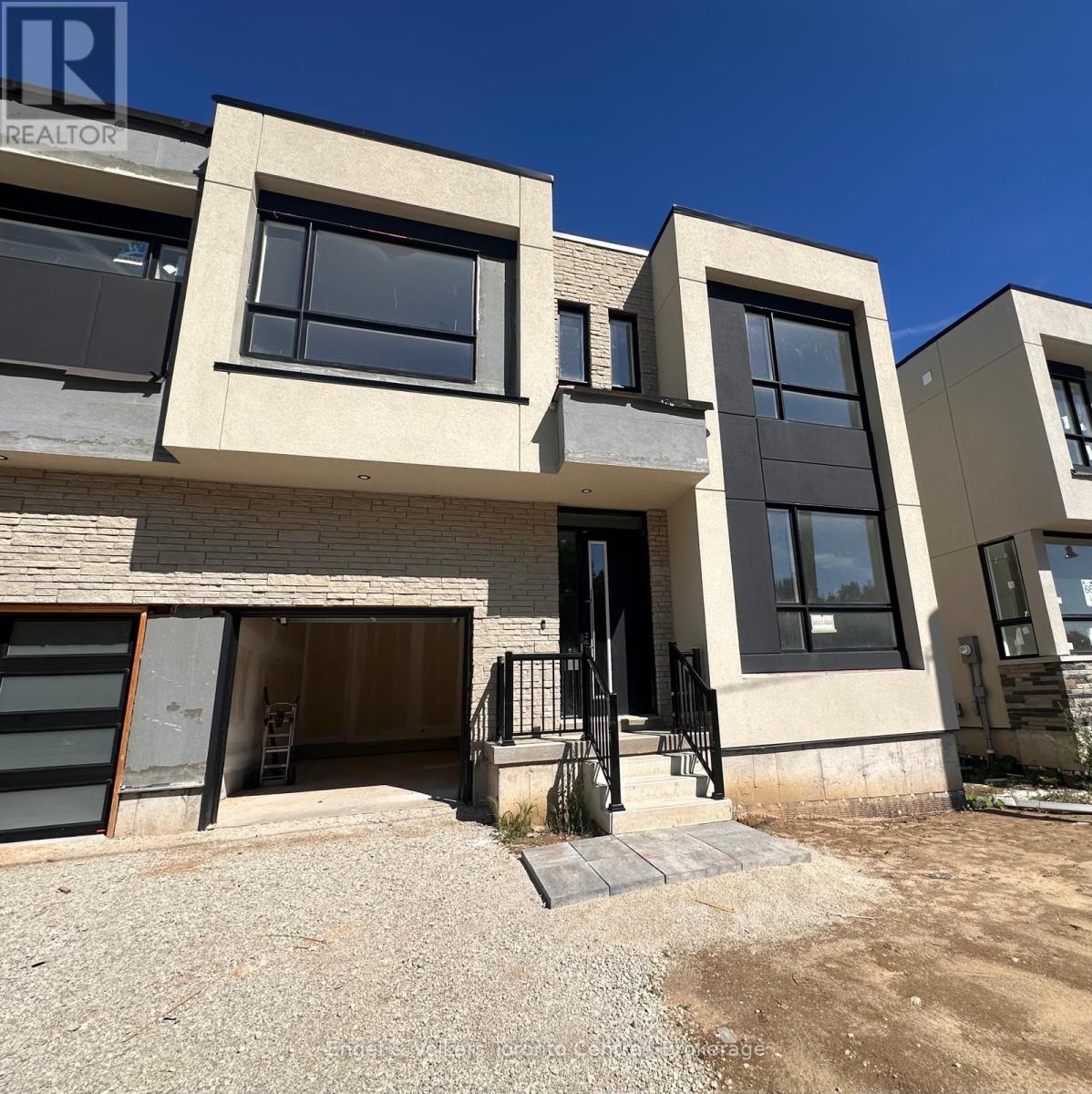 184 STONELEIGH DRIVE Property Photo 1